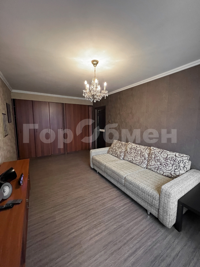 Продажа 2-комнатной квартиры, Москва, Клинская улица,  21