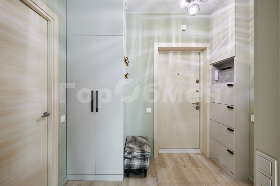 Продажа 4-комнатной квартиры, Москва, улица Коминтерна,  15