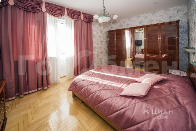 Продажа 5-комнатной квартиры, Москва, Россия,    Кутузовский проезд