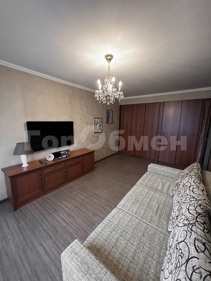 Продажа 2-комнатной квартиры, Москва, Клинская улица,  21