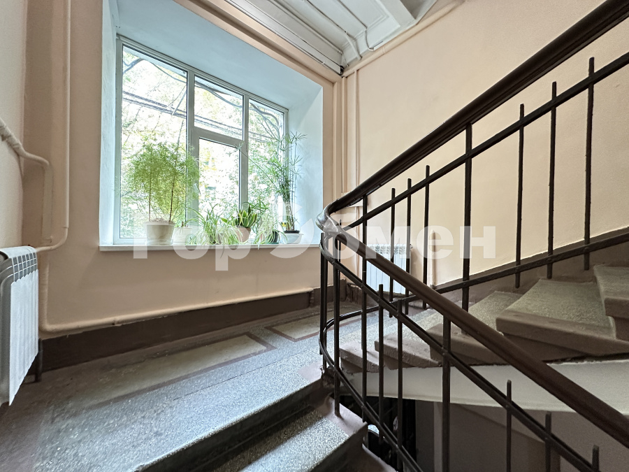 Продажа 3-комнатной квартиры, Москва, Россия,    Карманицкий переулок