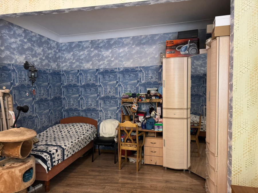 Продажа 2-комнатной квартиры, Москва, Россия,    Мантулинская улица