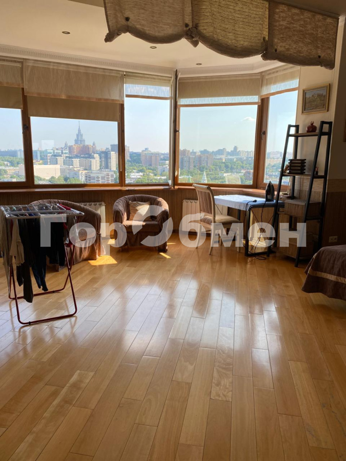 Аренда 3-комнатной квартиры, Москва, Россия,   улица Пырьева