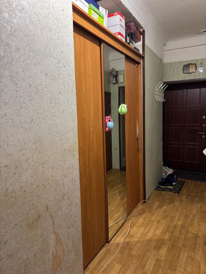 Продажа 2-комнатной квартиры, Москва, Россия,    Мантулинская улица