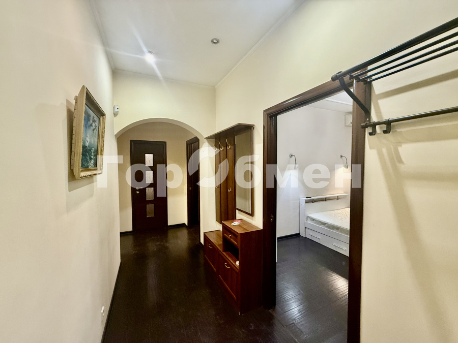 Продажа 2-комнатной квартиры, Москва, Россия,    Кутузовский проспект