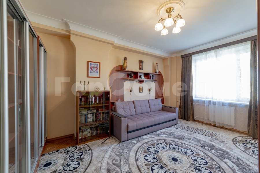 Продажа 4-комнатной квартиры, Москва, Россия,    Кропоткинский переулок