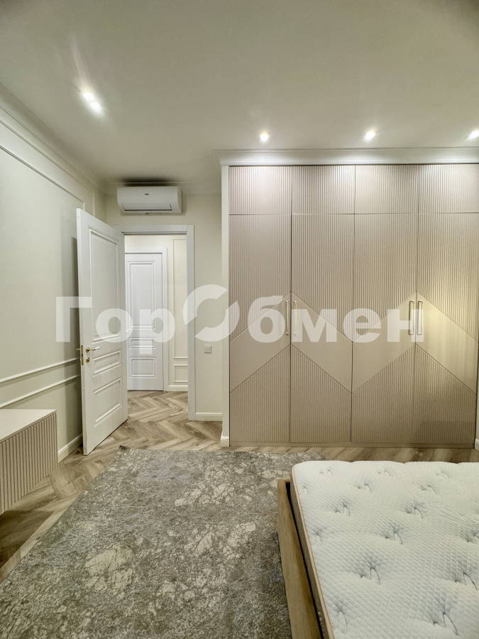 Аренда 2-комнатной квартиры, Москва, Россия,   улица Янковского