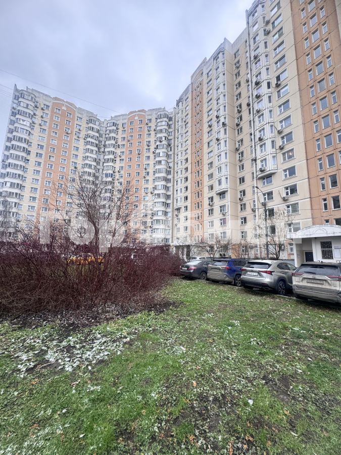 Продажа 2-комнатной квартиры, Москва, Россия,   Лукинская улица