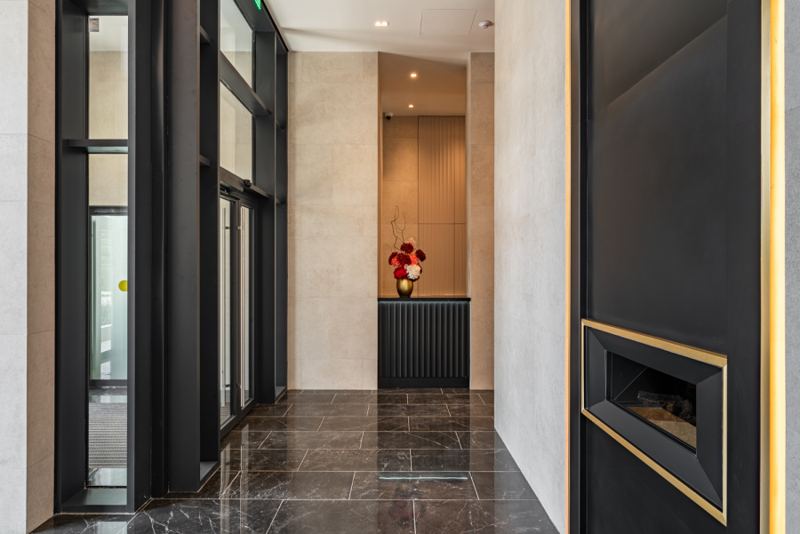 Продажа 2-комнатной квартиры, Москва, Россия,    улица Академика Королёва