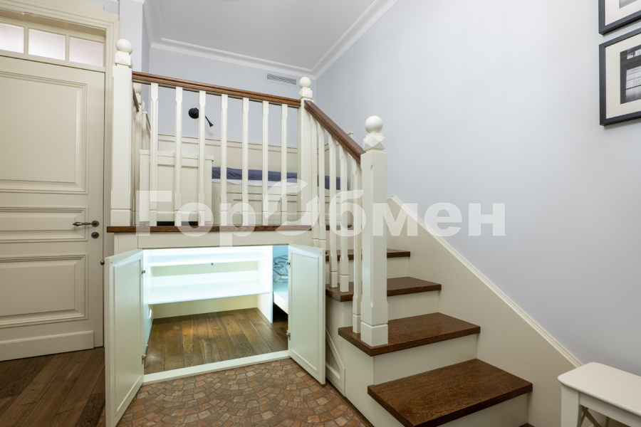 Продажа 3-комнатной квартиры, Москва, Россия,    Староволынская улица