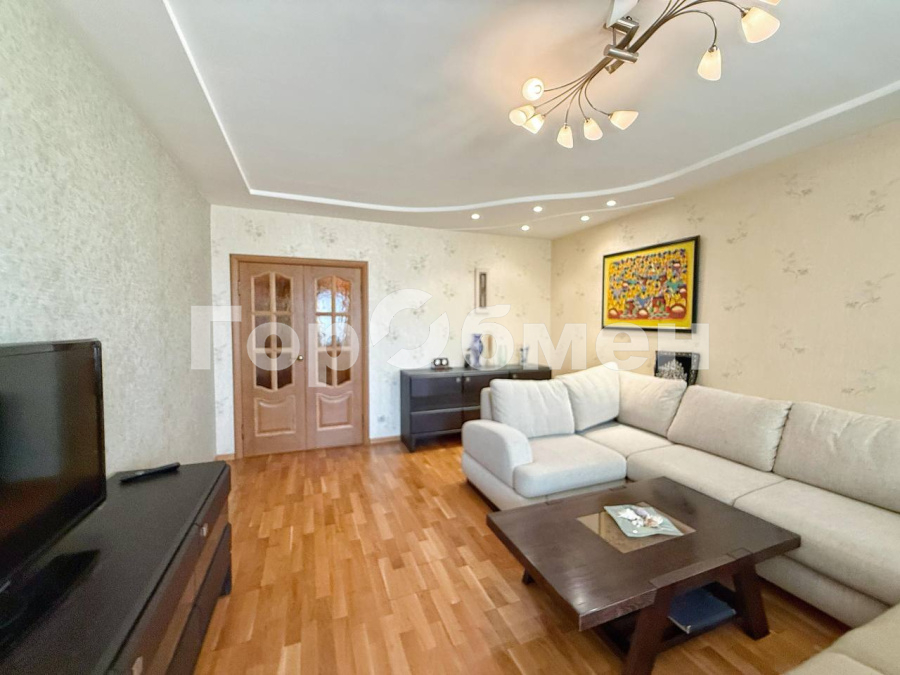 Продажа 3-комнатной квартиры, Москва, Россия,   Нижегородская улица