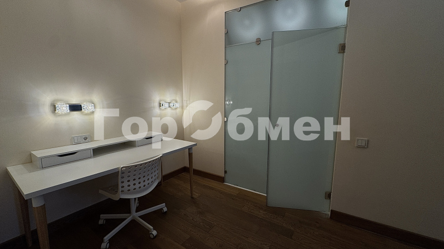 Аренда 2-комнатной квартиры, Москва, Россия,   Истринская улица