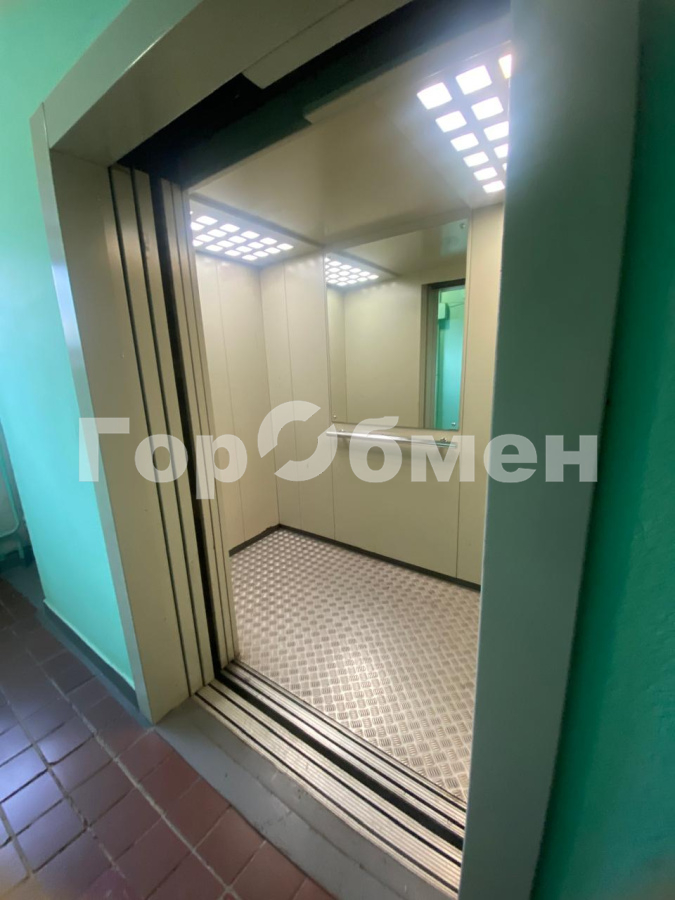 Продажа 2-комнатной квартиры, Москва, Россия,    улица Миклухо-Маклая