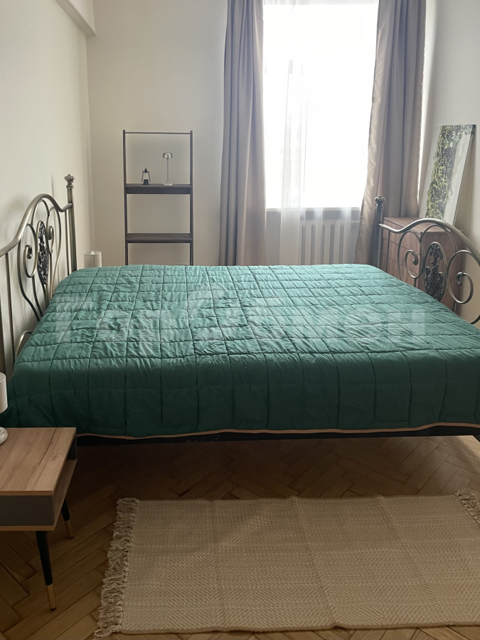 Аренда 2-комнатной квартиры, Москва, Россия,   Студенческая улица