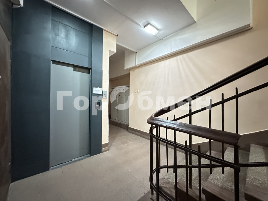 Продажа 3-комнатной квартиры, Москва, Россия,    Карманицкий переулок