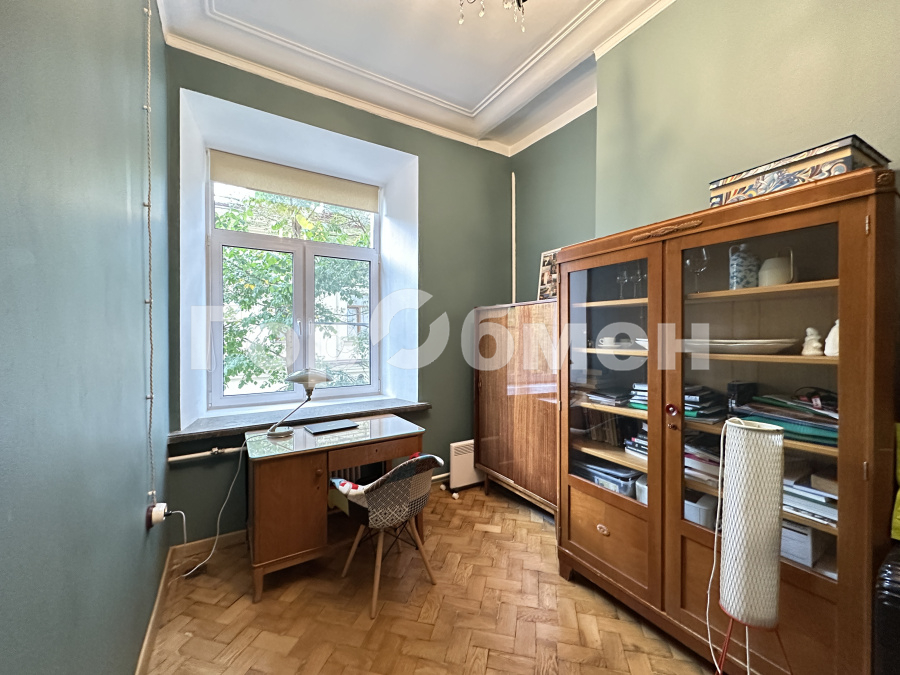 Продажа 3-комнатной квартиры, Москва, Россия,    Карманицкий переулок