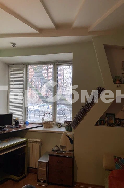 Продажа 2-комнатной квартиры, Москва, Россия,    Мантулинская улица