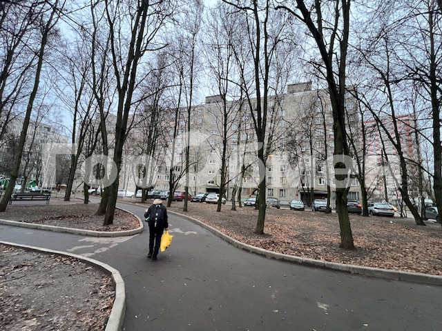 Аренда 3-комнатной квартиры, Москва, Россия,   улица 26 Бакинских Комиссаров