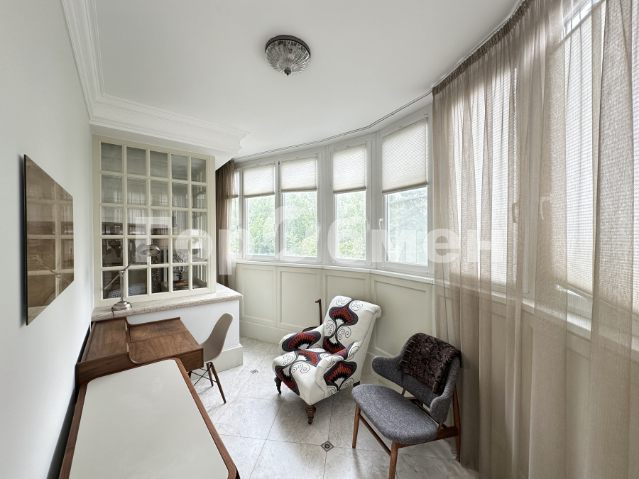 Продажа 2-комнатной квартиры, Москва, Россия,    Староволынская улица