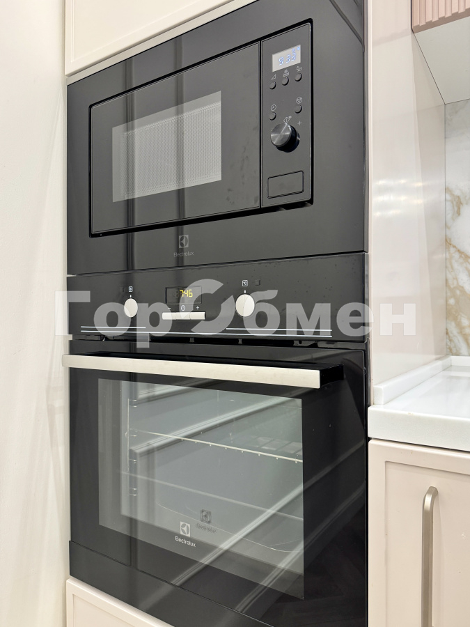 Аренда 2-комнатной квартиры, Москва, Россия,   улица Янковского