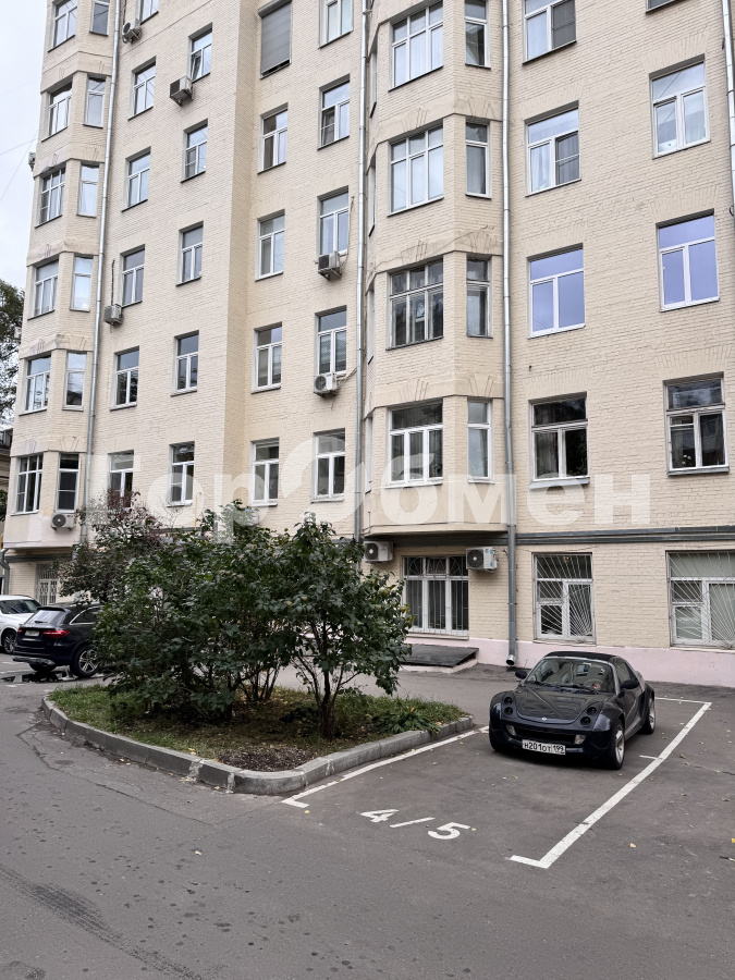 Продажа 3-комнатной квартиры, Москва, Россия,    Карманицкий переулок