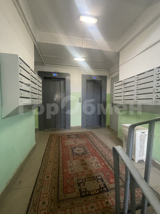 Продажа 2-комнатной квартиры, Москва, Россия,   улица Коминтерна