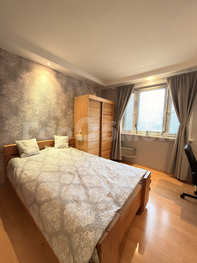 Продажа 3-комнатной квартиры, Москва, Россия,    улица Чичерина