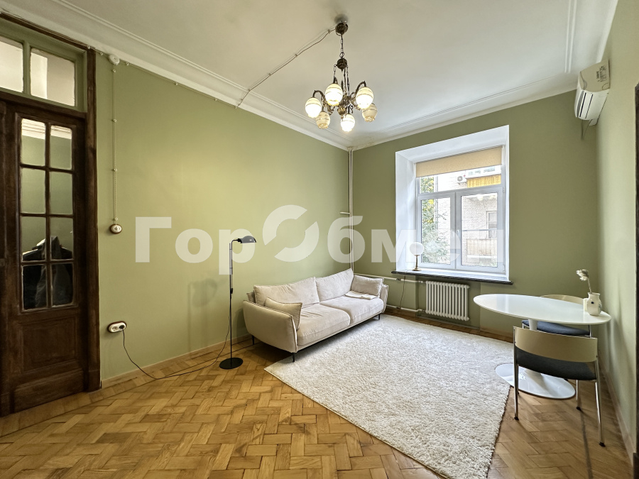 Продажа 3-комнатной квартиры, Москва, Россия,    Карманицкий переулок