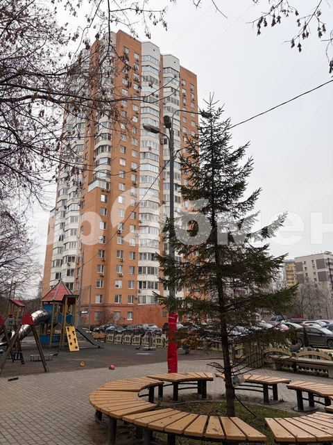 Аренда 3-комнатной квартиры, Москва, Россия,   улица Пырьева