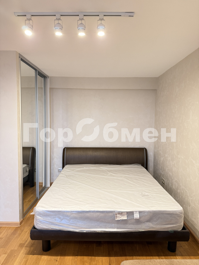 Продажа 1-комнатной квартиры, Москва, Россия,   Поклонная улица