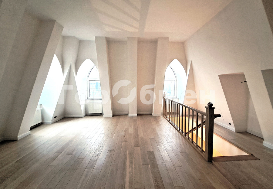 Продажа 4-комнатной квартиры, Москва, Россия,   1-я Мясниковская улица