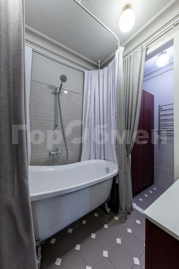 Продажа 3-комнатной квартиры, Москва, Россия,    Минская улица