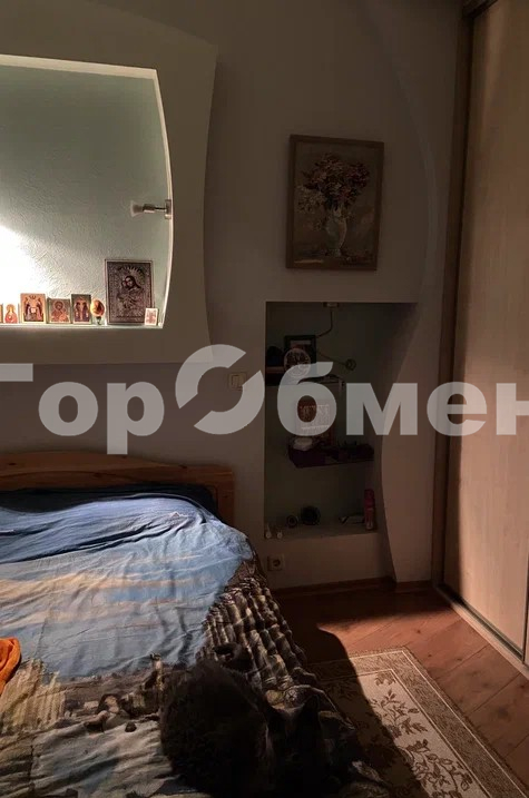 Продажа 2-комнатной квартиры, Москва, Россия,    Мантулинская улица