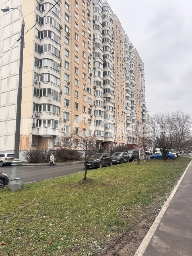 Продажа 2-комнатной квартиры, Москва, Россия,   Лукинская улица