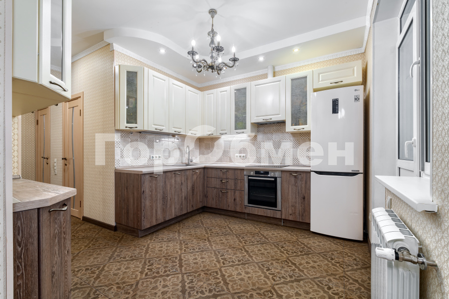 Продажа 2-комнатной квартиры, Москва, Россия,   Михневская улица