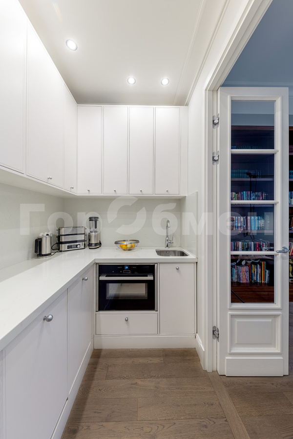 Продажа 3-комнатной квартиры, Москва, Россия,    Минская улица