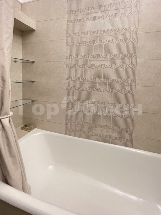 Аренда 2-комнатной квартиры, Москва, Россия,   Студенческая улица