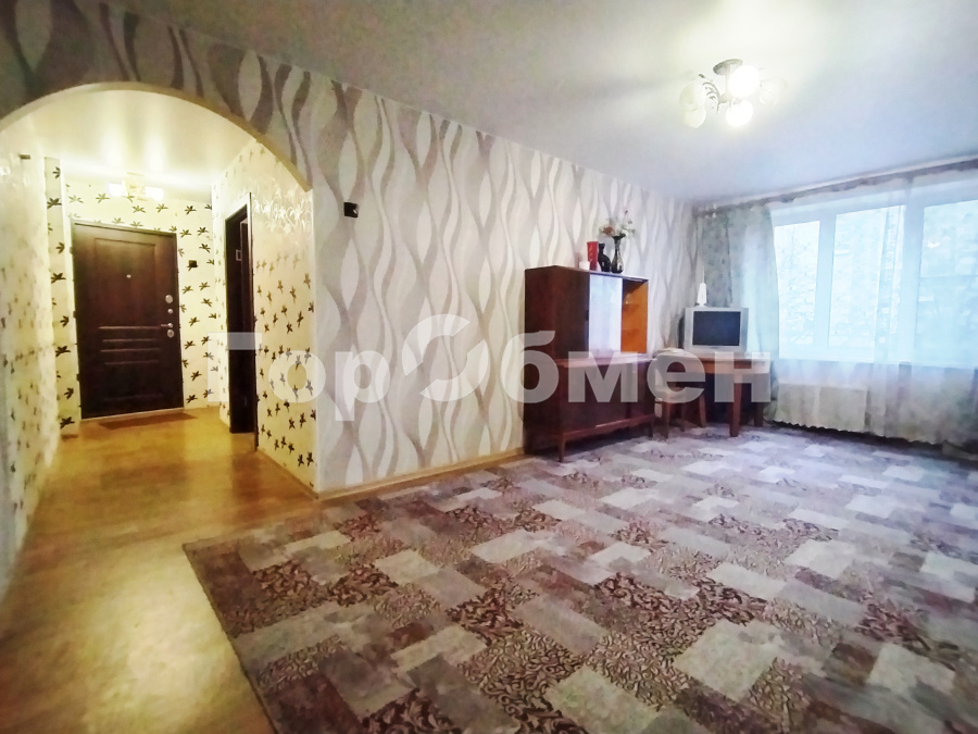 Продажа 3-комнатной квартиры, Москва, Россия,    улица Миклухо-Маклая