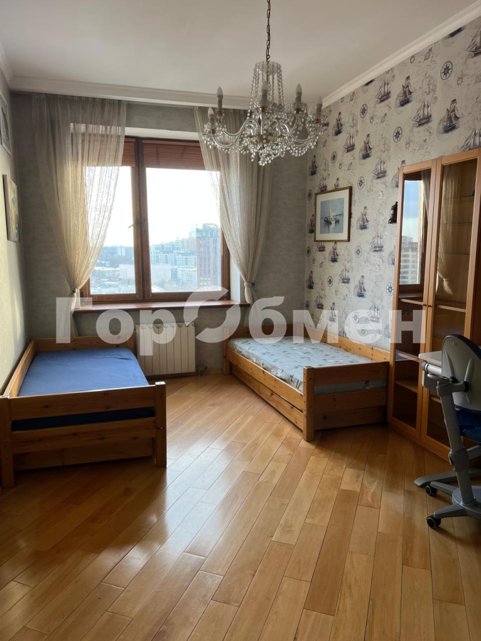 Продажа 3-комнатной квартиры, Москва, Россия,   улица Пырьева