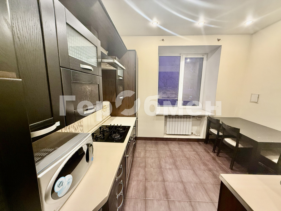 Продажа 2-комнатной квартиры, Москва, Россия,    Кутузовский проспект