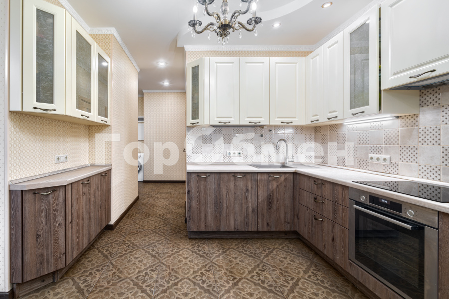 Продажа 2-комнатной квартиры, Москва, Россия,   Михневская улица