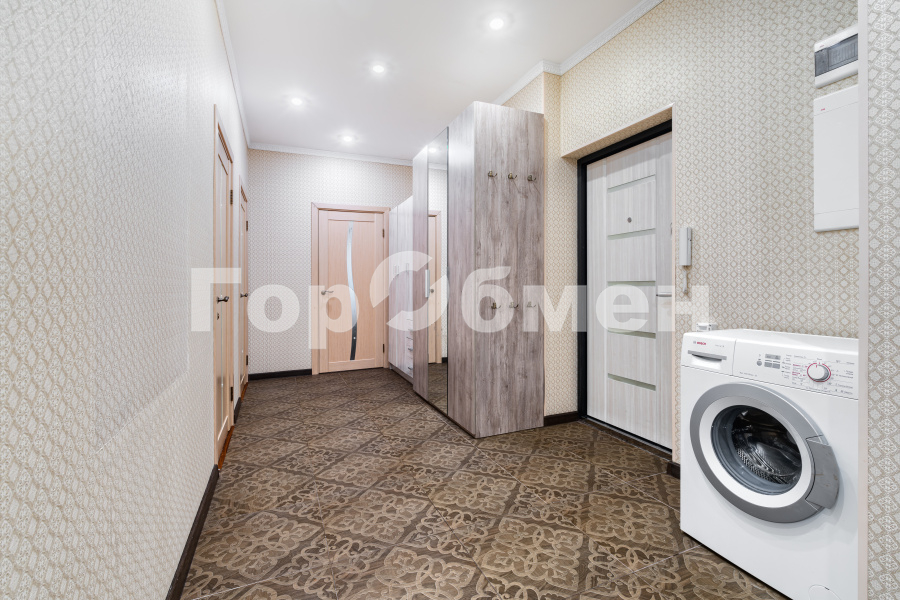 Продажа 2-комнатной квартиры, Москва, Россия,   Михневская улица