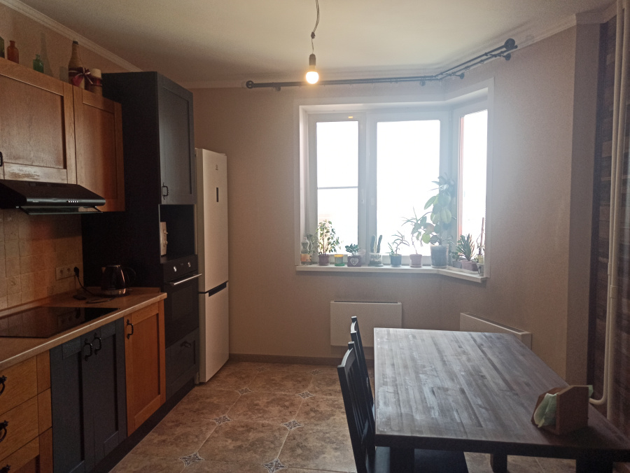 Продажа 3-комнатной квартиры, Москва, Россия,    улица Вертолётчиков