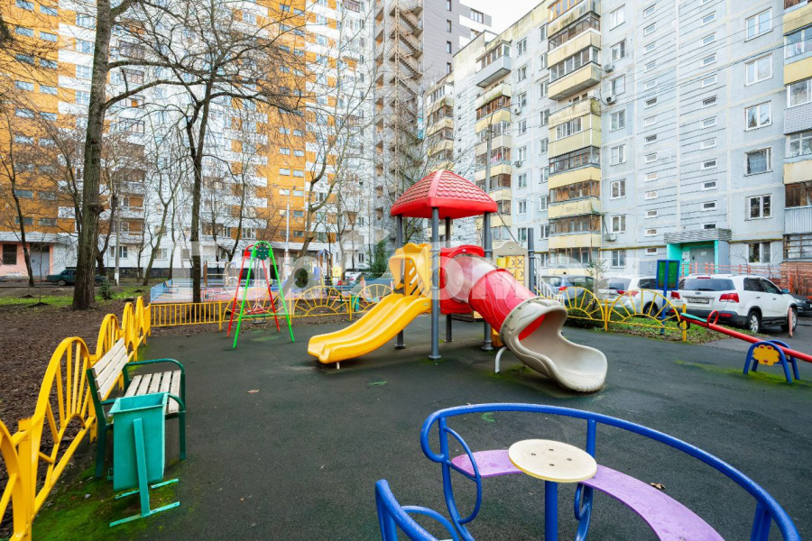 Продажа 4-комнатной квартиры, Королев, Россия,    микрорайон Юбилейный