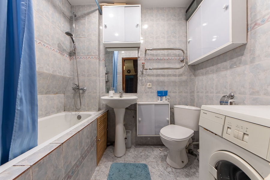 Продажа 2-комнатной квартиры, Москва, Россия,    Ленинский проспект