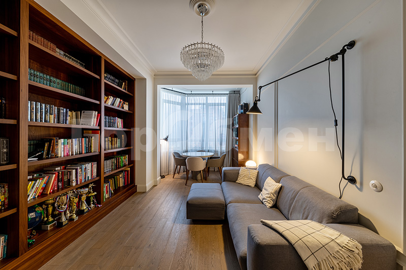 Продажа 3-комнатной квартиры, Москва, Россия,    Минская улица