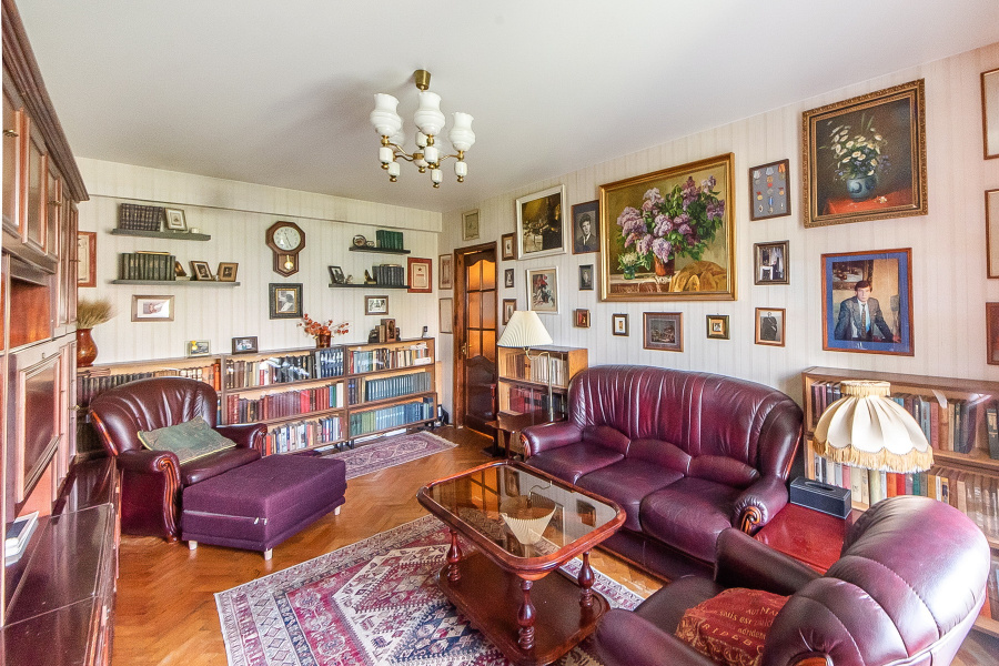 Продажа 2-комнатной квартиры, Москва, Россия,    Ленинский проспект