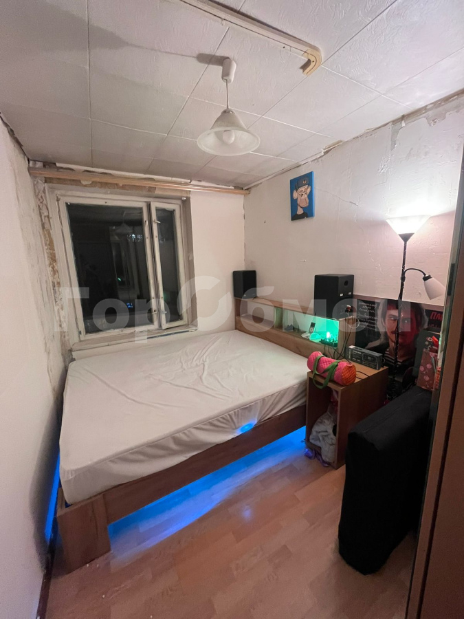 Продажа 3-комнатной квартиры, Москва, Россия,   улица Героев Панфиловцев