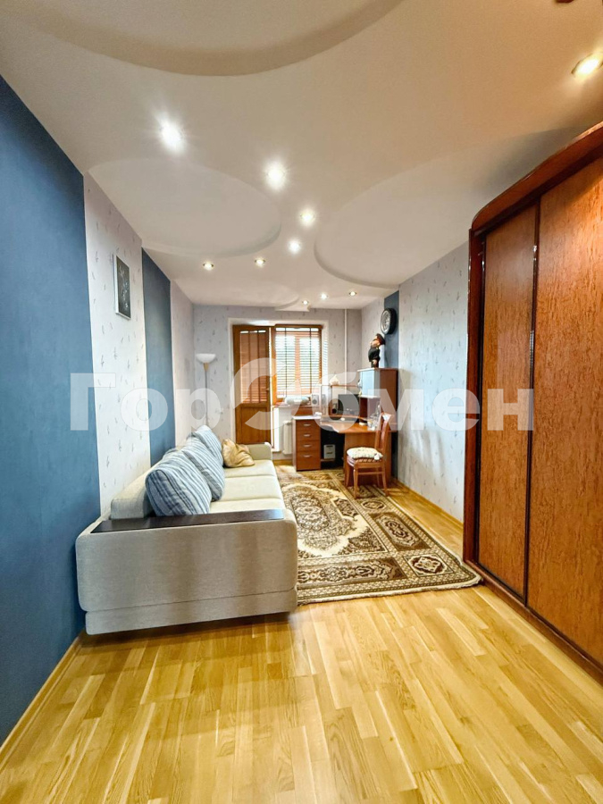 Продажа 3-комнатной квартиры, Москва, Россия,   Нижегородская улица