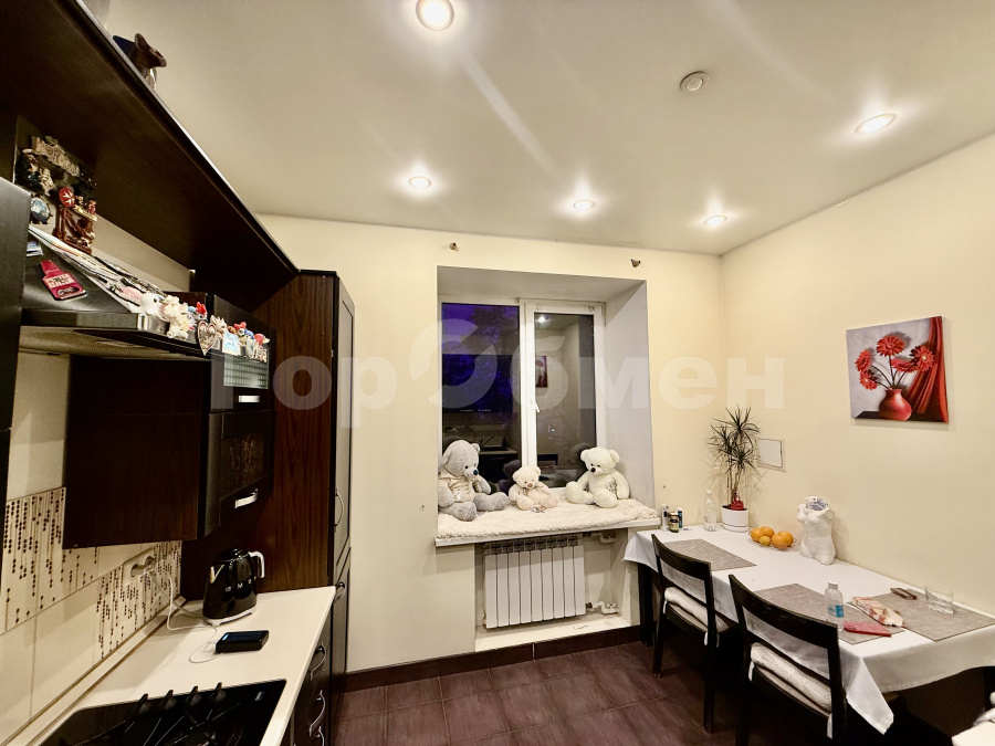 Продажа 2-комнатной квартиры, Москва, Россия,    Кутузовский проспект